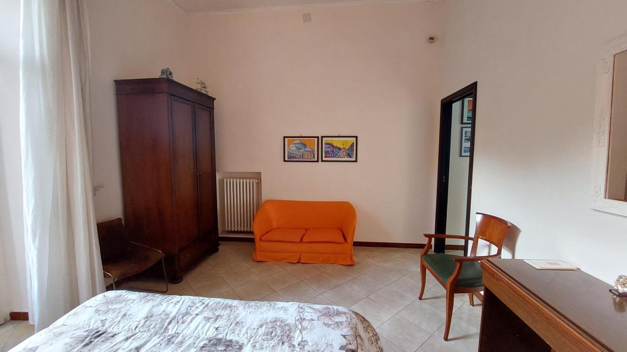 Ventottesima Vacanza + Naples